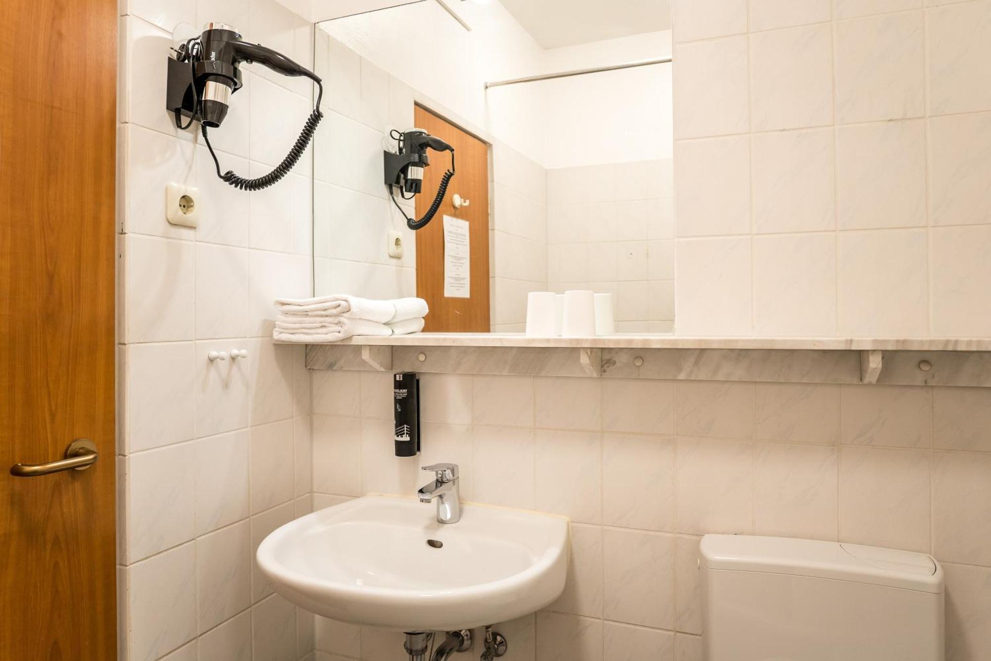 Antares Apartments ดุสเซลดอร์ฟ ภายนอก รูปภาพ